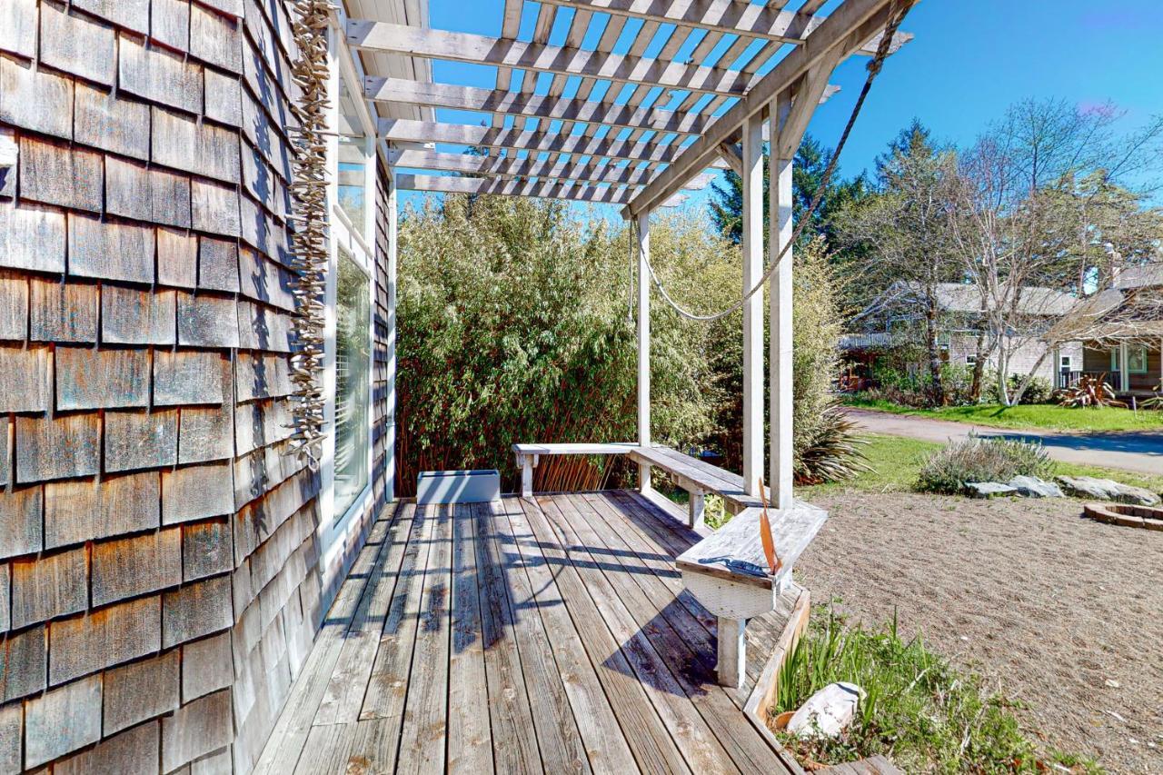 מנזניטה Castaway Cabin מראה חיצוני תמונה